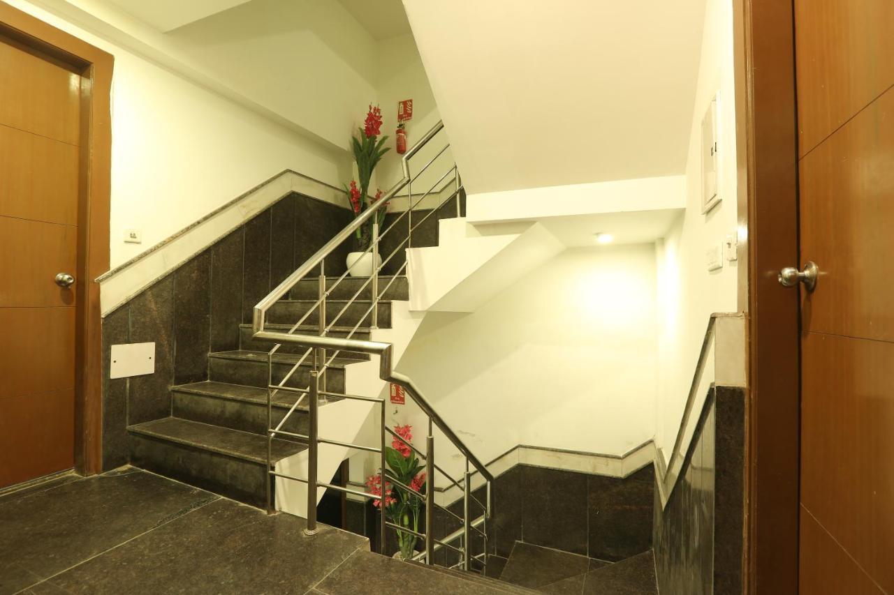 Hotel Qualia Suites At Delhi Airport New Delhi Exterior photo