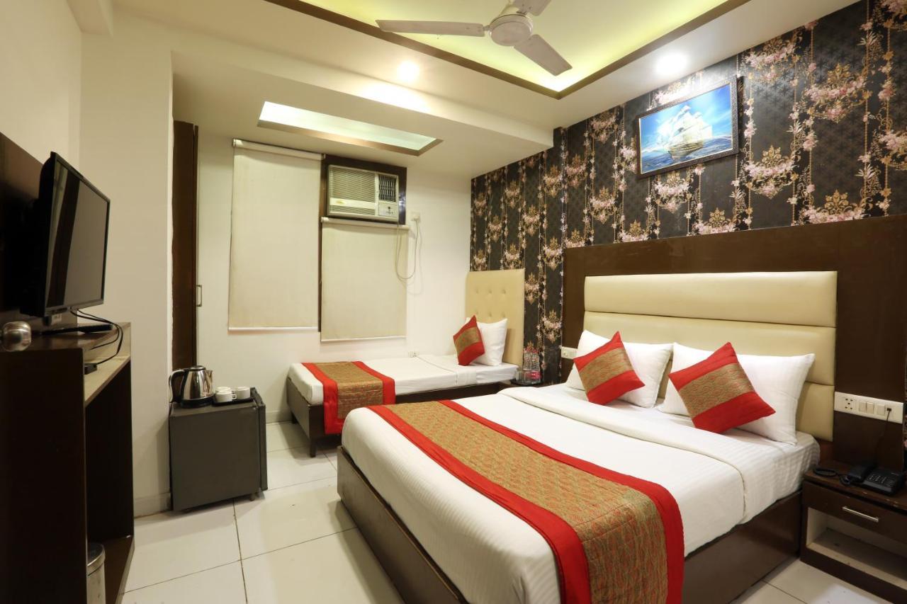 Hotel Qualia Suites At Delhi Airport New Delhi Exterior photo
